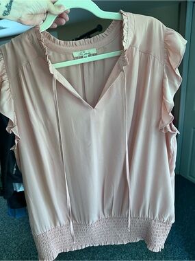 Sienna Blush Pink Ruffle Cap-Sleeve V-Neck Blouse New w/o tags